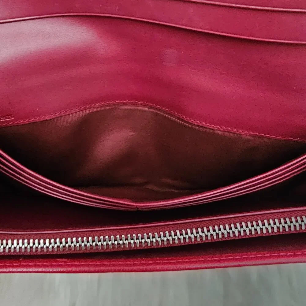 Loewe Pebble Leather Flap Snap Long Red Berry Bi-fold Clutch Continental Wallet
